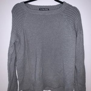 🤍 Gray cozy long sleeve sweater with side slits